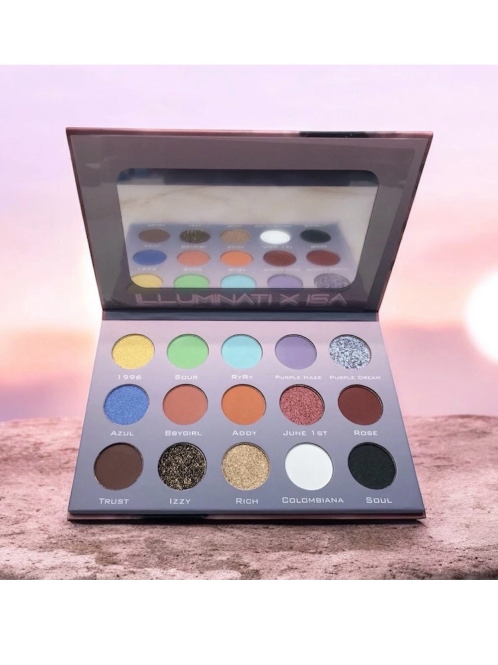 Illuminati Cosmetics x Isa Eyeshadow Glam Palette Sealed Isabel Bedoya NEW PC - Picture 5 of 5